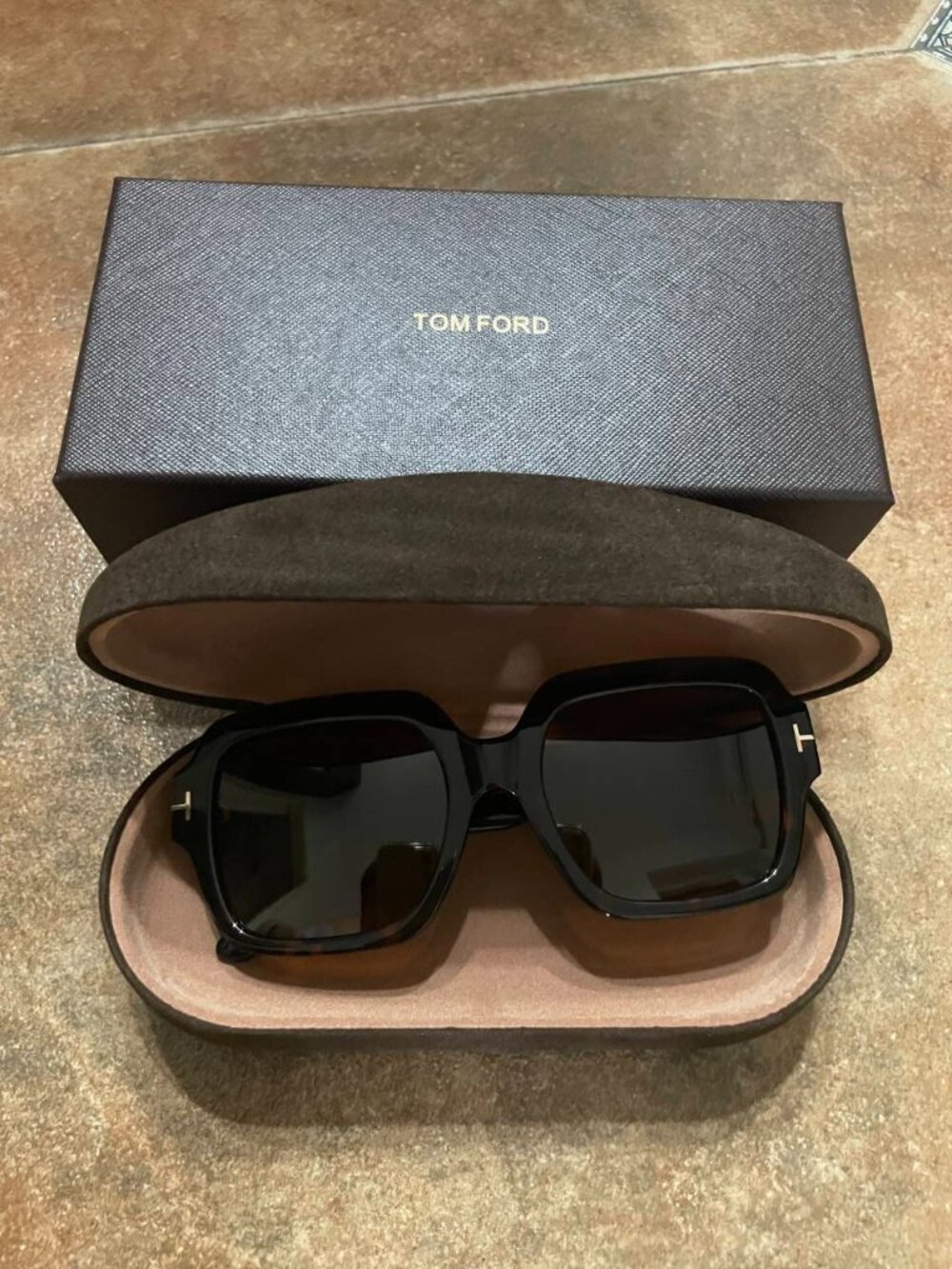 Tom Ford FT1082 Brown Tortoise Sunglasses - Picture 6 of 9